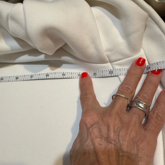 Excellent condition, Zella Cream Utility workout jacket, Medium - Picture 7 of 9